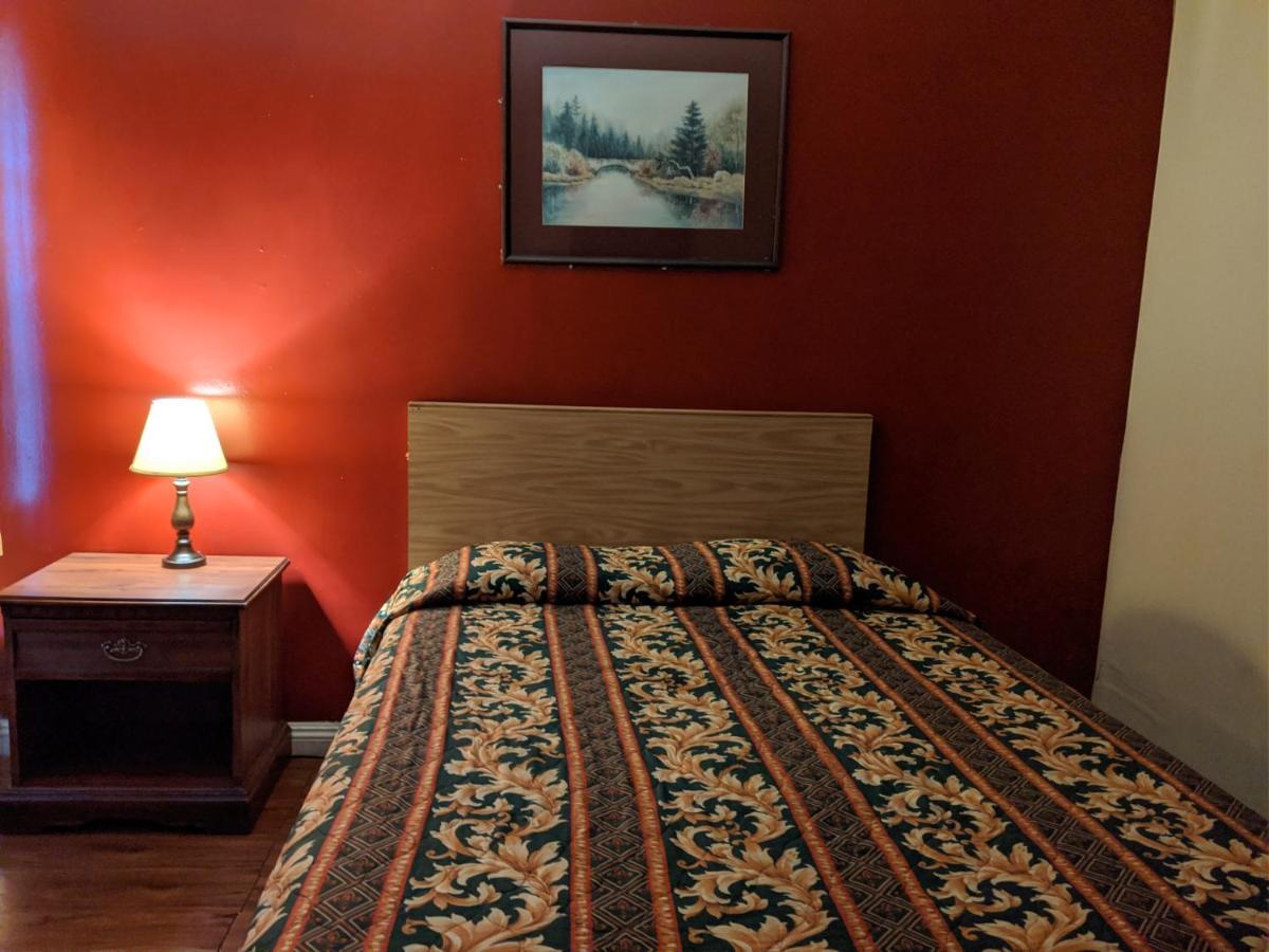 أببل فالي Black Horse Motel المظهر الخارجي الصورة