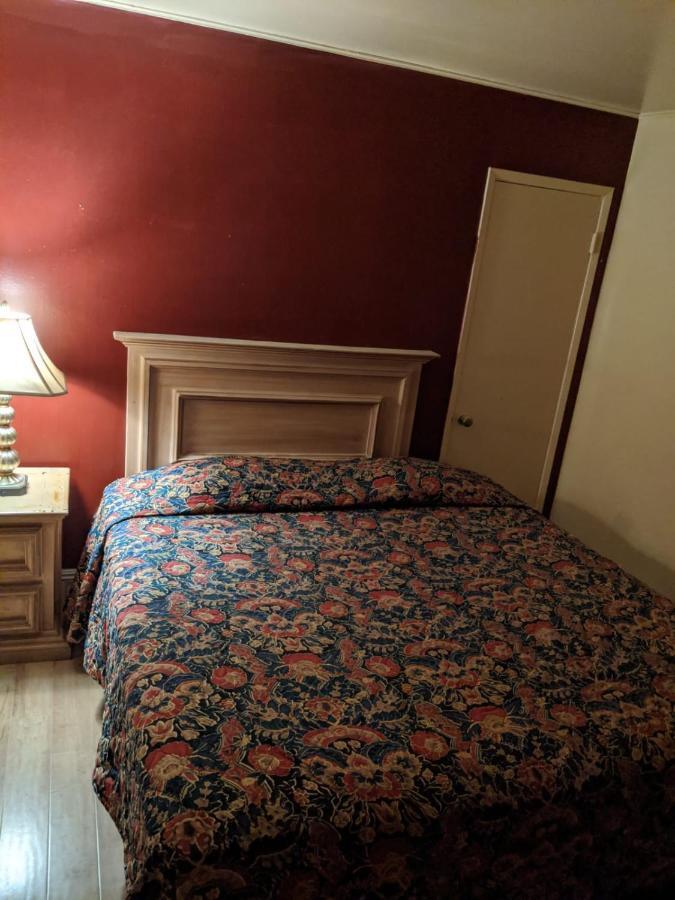 أببل فالي Black Horse Motel المظهر الخارجي الصورة